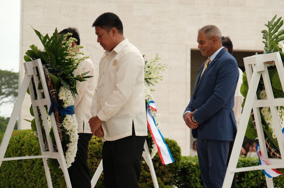 ABMC Chairman U.S. Army Gen. (Ret.) Michael X. Garrett presenting the ABMC wreath at Manila American Cemetery for Veterans Day. Credits: American Battle Monuments Commission 